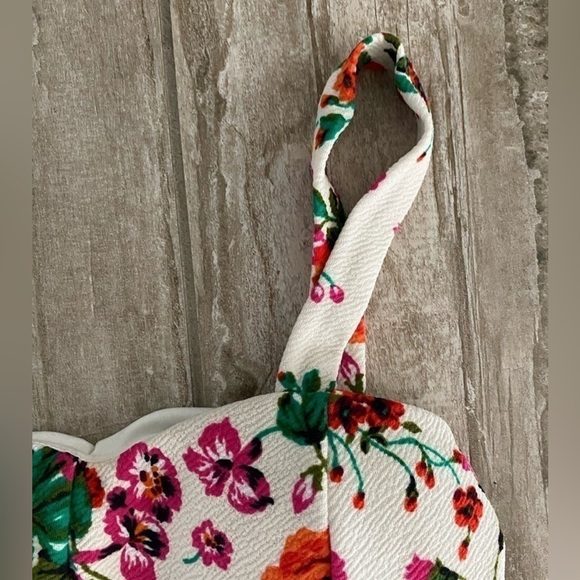 Floral Peplum Top - Picture 10 of 12